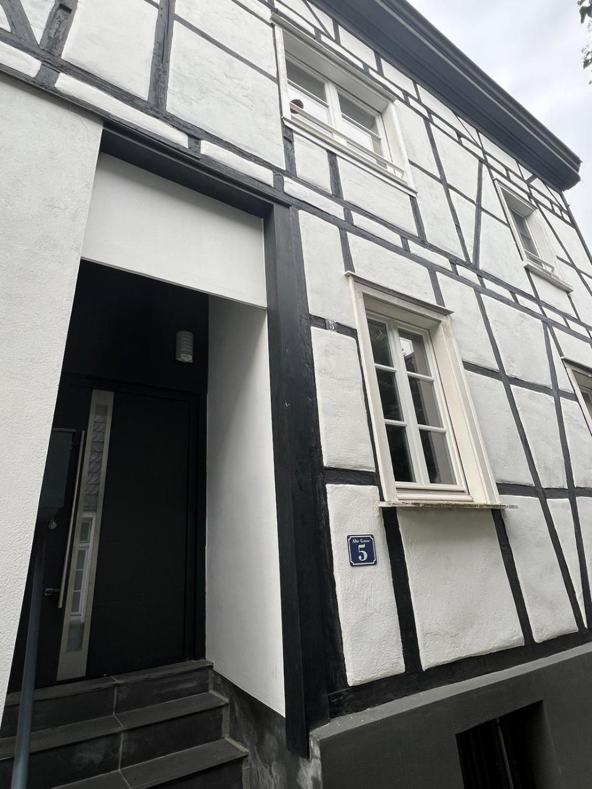 100M E-Ladestation - Max 4 Pers - Duesseldorf - Ruhrgebiet - Pilgerstaette Apartment Velbert Exterior foto